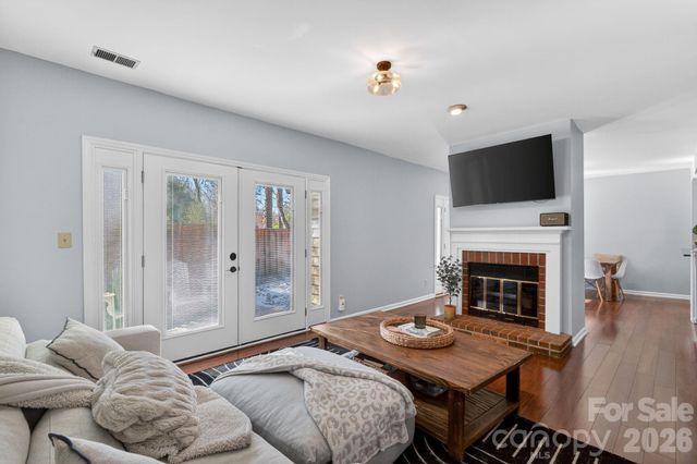 3706 Selwyn Farms Lane 17-3, Charlotte, NC 28209