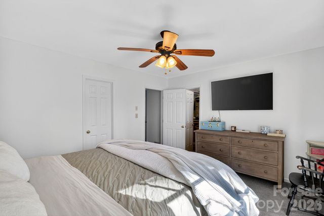 3706 Selwyn Farms Lane 17-3, Charlotte, NC 28209