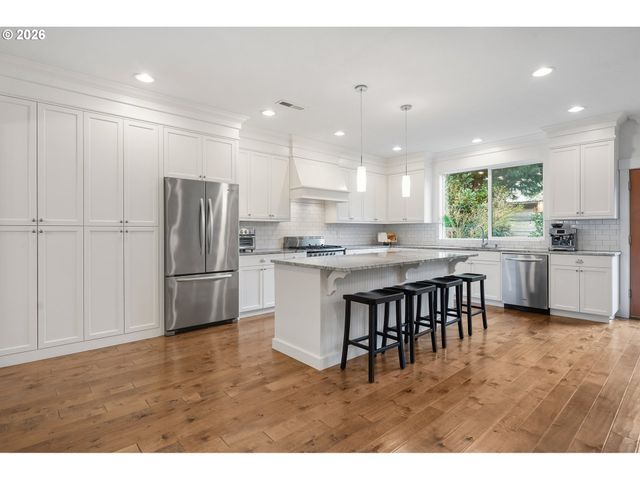 3803 Se NEHALEM St, Portland, OR 97202