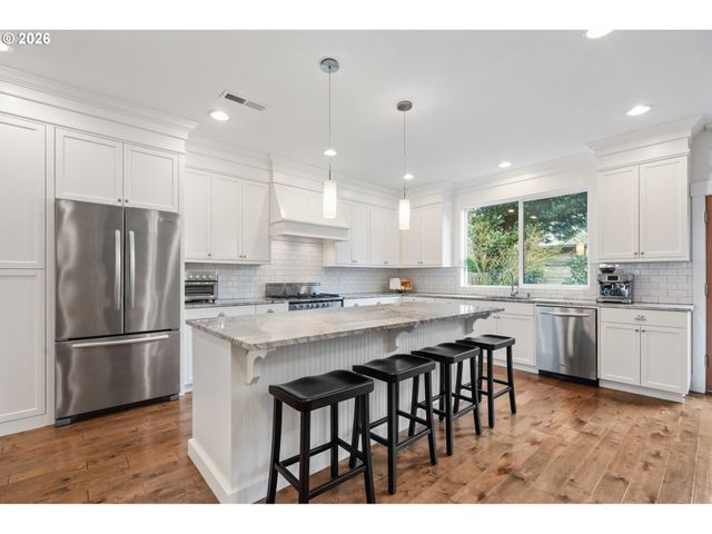 3803 Se NEHALEM St, Portland, OR 97202