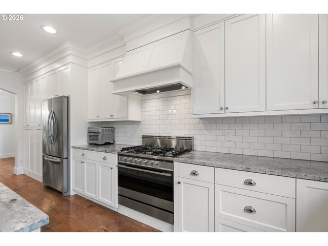 3803 Se NEHALEM St, Portland, OR 97202