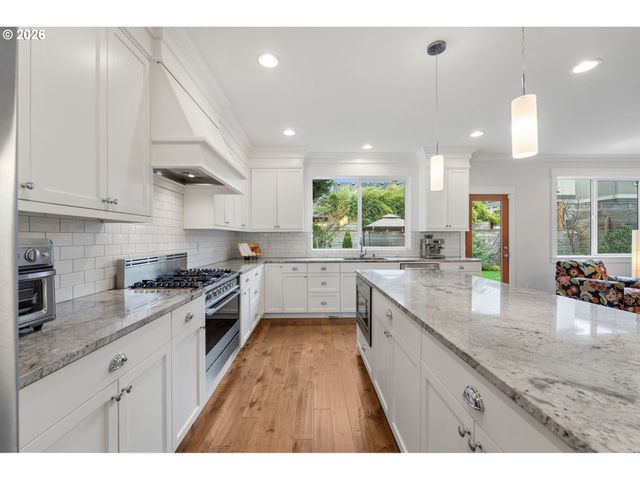 3803 Se NEHALEM St, Portland, OR 97202