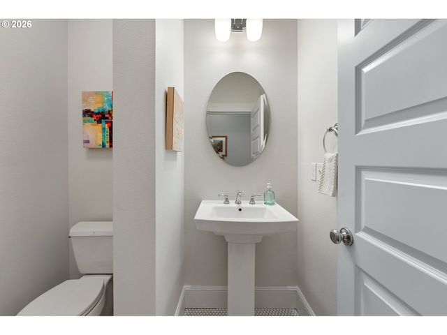 3803 Se NEHALEM St, Portland, OR 97202