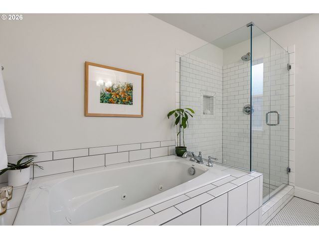 3803 Se NEHALEM St, Portland, OR 97202