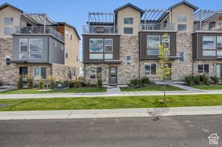 1386 VILLAGE GREEN TRL, Park City, UT 84098