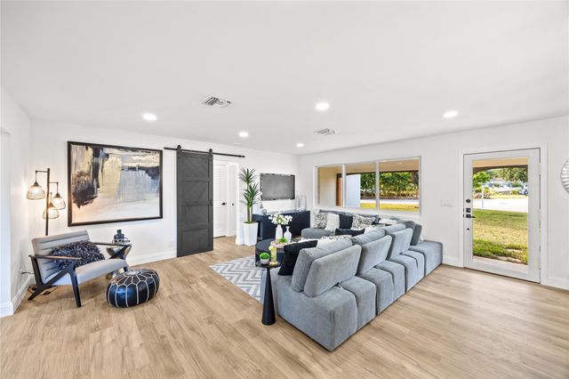 3400 NE 17th Way, Oakland Park, FL 33334