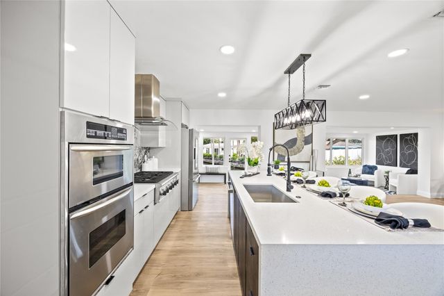 3400 NE 17th Way, Oakland Park, FL 33334