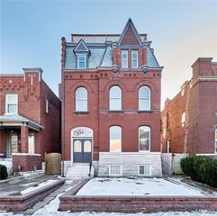 2922 S Compton Avenue, St Louis, MO 63118