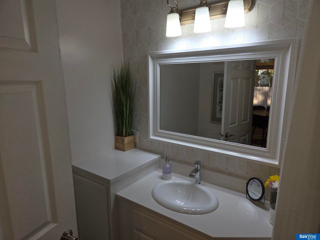 1242 Pawnee Street, Lincoln, NE 68502