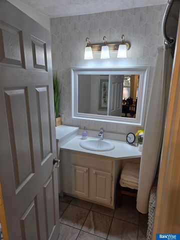 1242 Pawnee Street, Lincoln, NE 68502