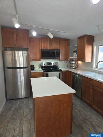 1242 Pawnee Street, Lincoln, NE 68502