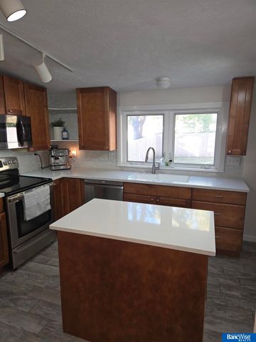 1242 Pawnee Street, Lincoln, NE 68502