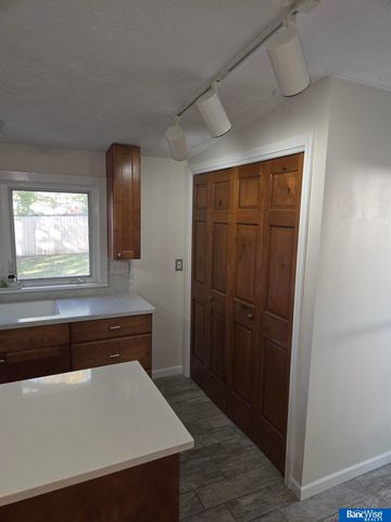 1242 Pawnee Street, Lincoln, NE 68502