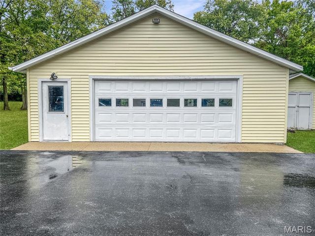 2710 Keebler Road, Maryville, IL 62062