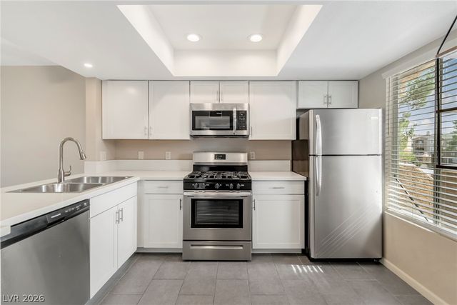 8070 West Russell Road 2006, Las Vegas, NV 89113