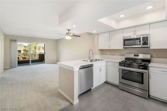 8070 West Russell Road 2006, Las Vegas, NV 89113