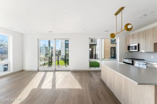 665 2nd Avenue 211, Long Branch, NJ 07740
