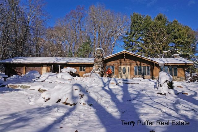 2291 20 Mile Road, Kent City, MI 49330