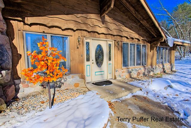 2291 20 Mile Road, Kent City, MI 49330