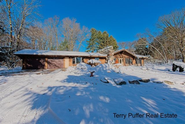 2291 20 Mile Road, Kent City, MI 49330