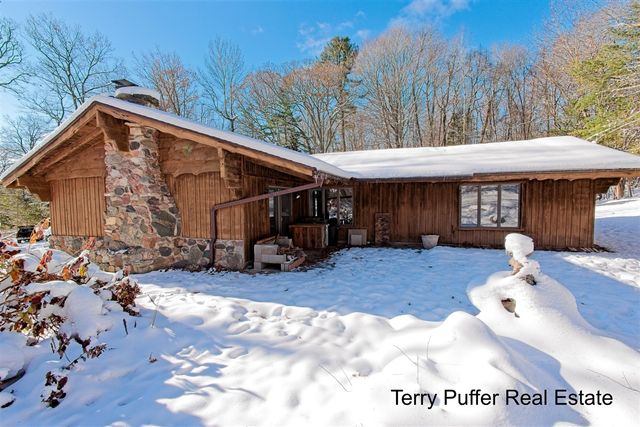 2291 20 Mile Road, Kent City, MI 49330