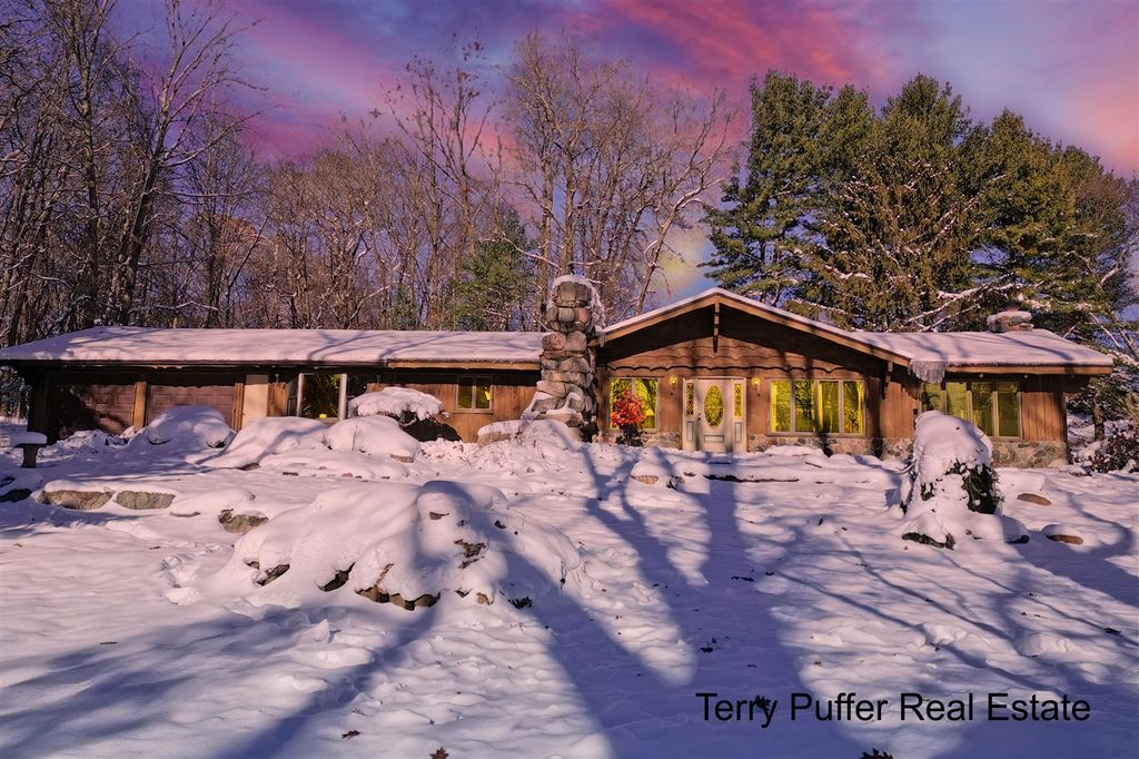 2291 20 Mile Road, Kent City, MI 49330