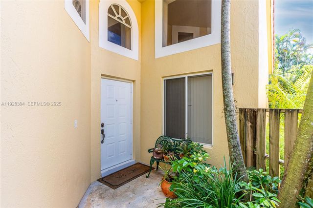10132 NW 4th Street, Plantation, FL 33324