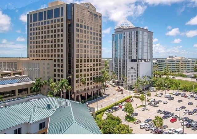 9066 SW 73rd Ct 806, Miami, FL 33156