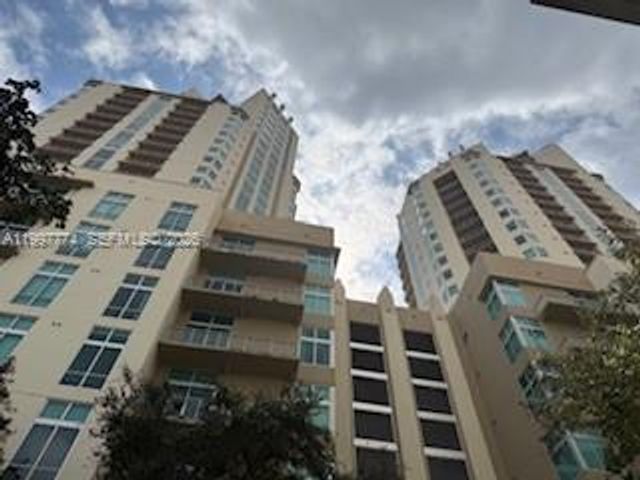 9066 SW 73rd Ct 806, Miami, FL 33156