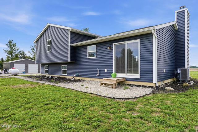 9830 E Kramer Road, Bowling Green, OH 43402