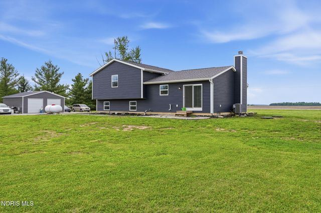 9830 E Kramer Road, Bowling Green, OH 43402