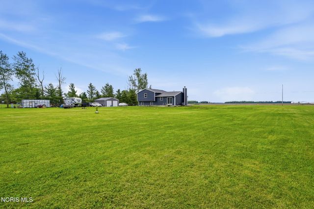 9830 E Kramer Road, Bowling Green, OH 43402