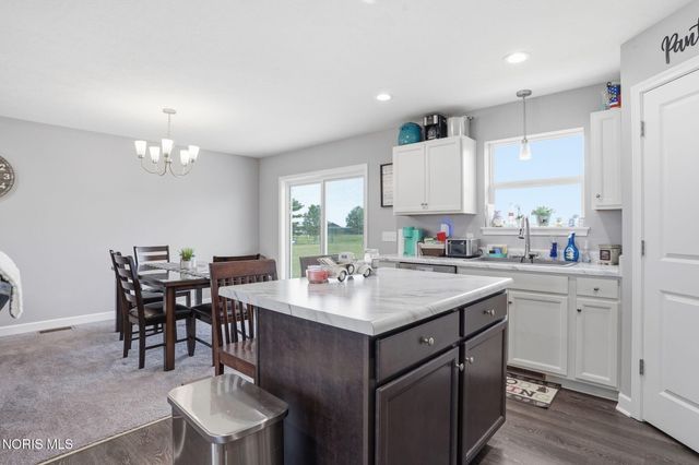 9830 E Kramer Road, Bowling Green, OH 43402