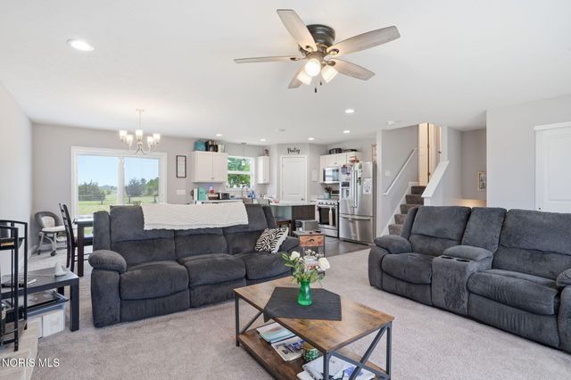 9830 E Kramer Road, Bowling Green, OH 43402
