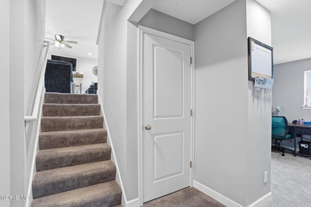 9830 E Kramer Road, Bowling Green, OH 43402