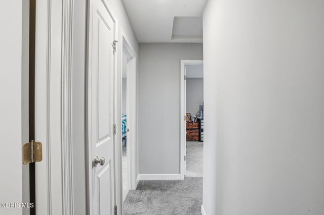 9830 E Kramer Road, Bowling Green, OH 43402