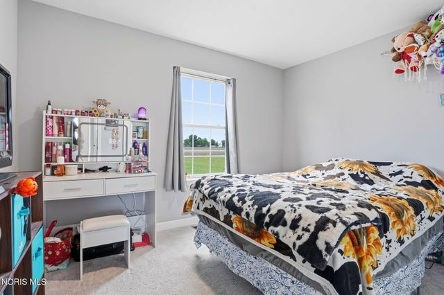 9830 E Kramer Road, Bowling Green, OH 43402