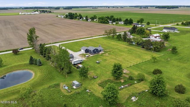 9830 E Kramer Road, Bowling Green, OH 43402