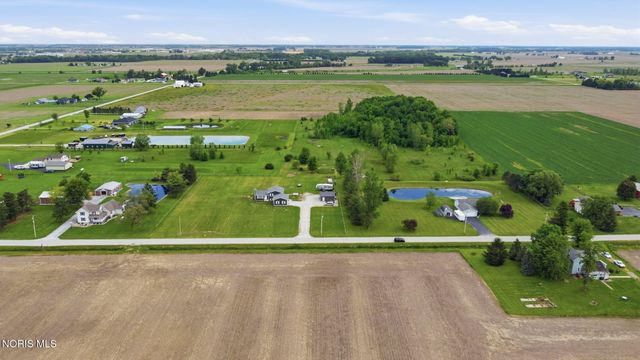 9830 E Kramer Road, Bowling Green, OH 43402