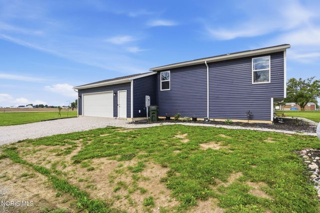9830 E Kramer Road, Bowling Green, OH 43402