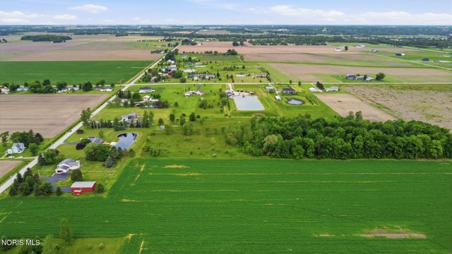 9830 E Kramer Road, Bowling Green, OH 43402