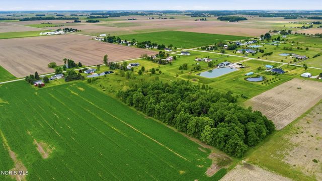 9830 E Kramer Road, Bowling Green, OH 43402