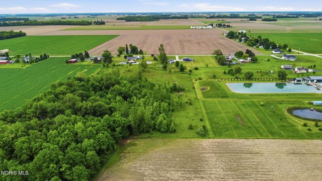 9830 E Kramer Road, Bowling Green, OH 43402