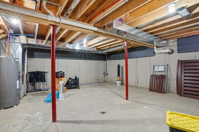 9830 E Kramer Road, Bowling Green, OH 43402