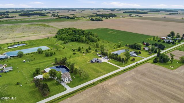 9830 E Kramer Road, Bowling Green, OH 43402