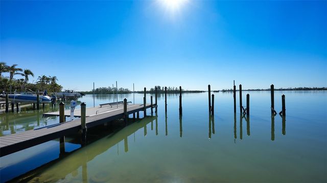 684 FREELING DRIVE, Sarasota, FL 34242