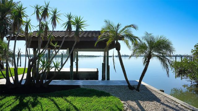 684 FREELING DRIVE, Sarasota, FL 34242