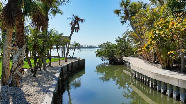 684 FREELING DRIVE, Sarasota, FL 34242