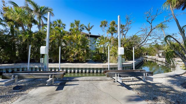 684 FREELING DRIVE, Sarasota, FL 34242