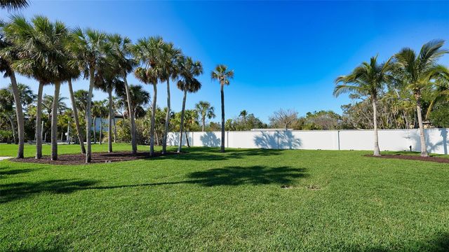 684 FREELING DRIVE, Sarasota, FL 34242